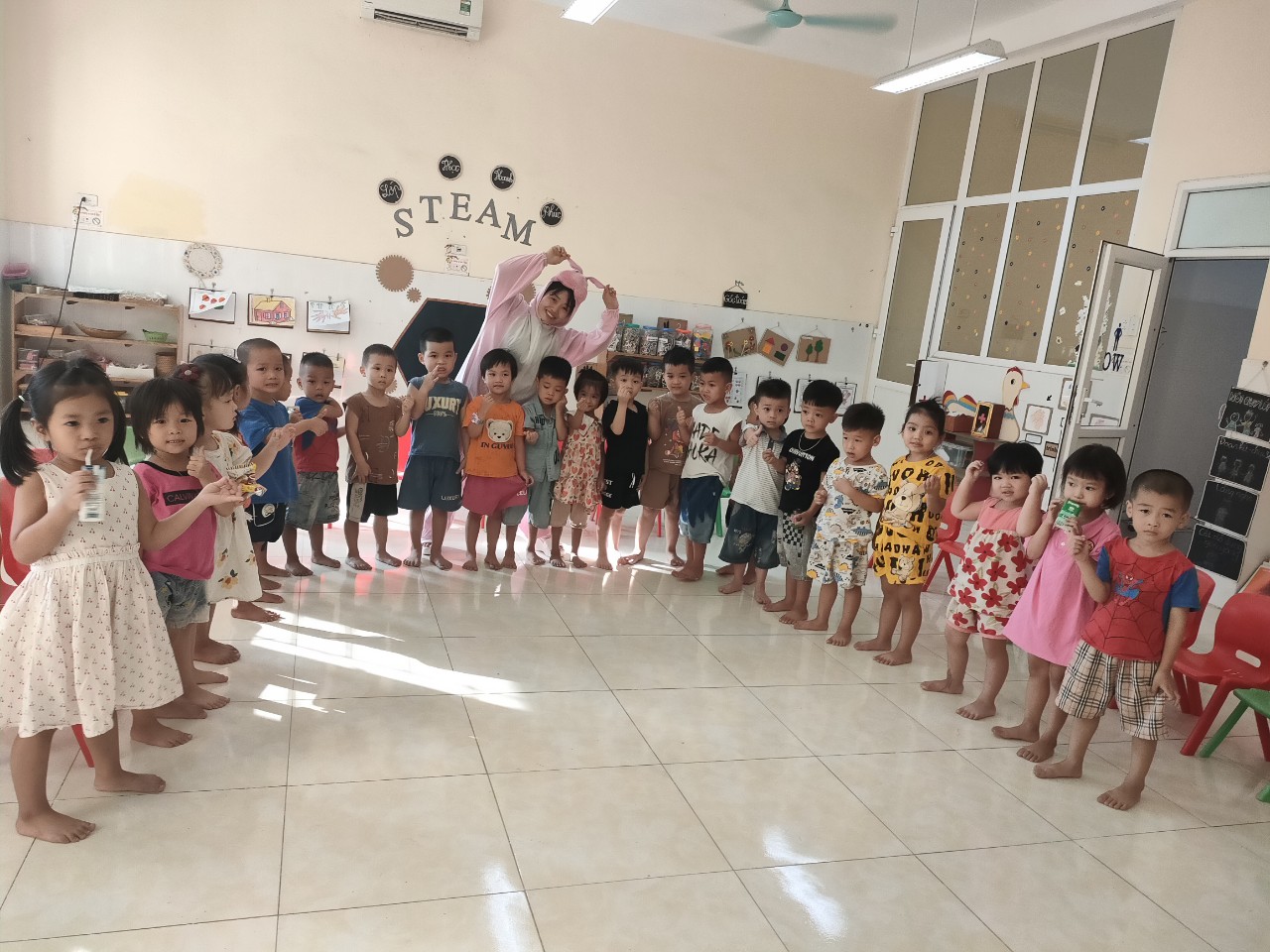 ngày đầu đến lớp thật vui