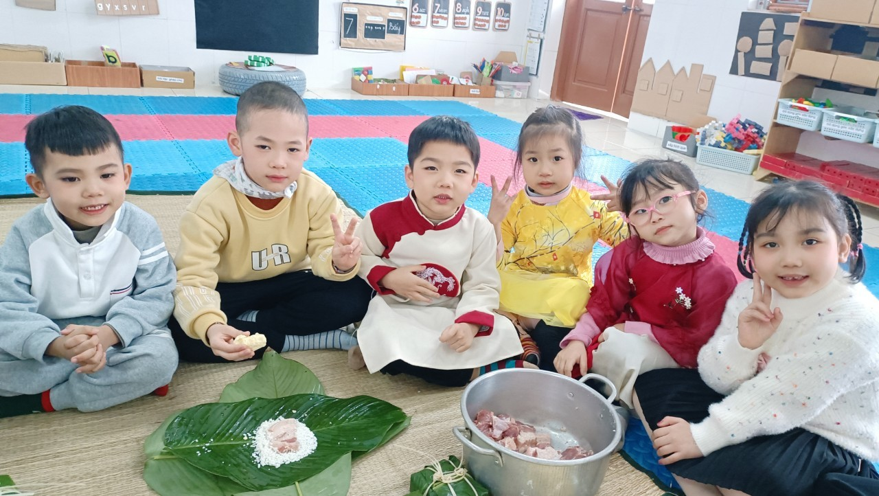 HOẠT ĐỘNG TRẢI NGHIỆM GÓI BÁNH CHƯNG TẾT GIÁP THÌN